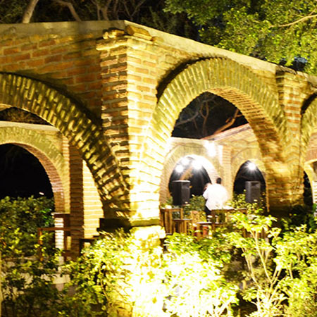 Los Arcos Salón de Eventos La Gotera